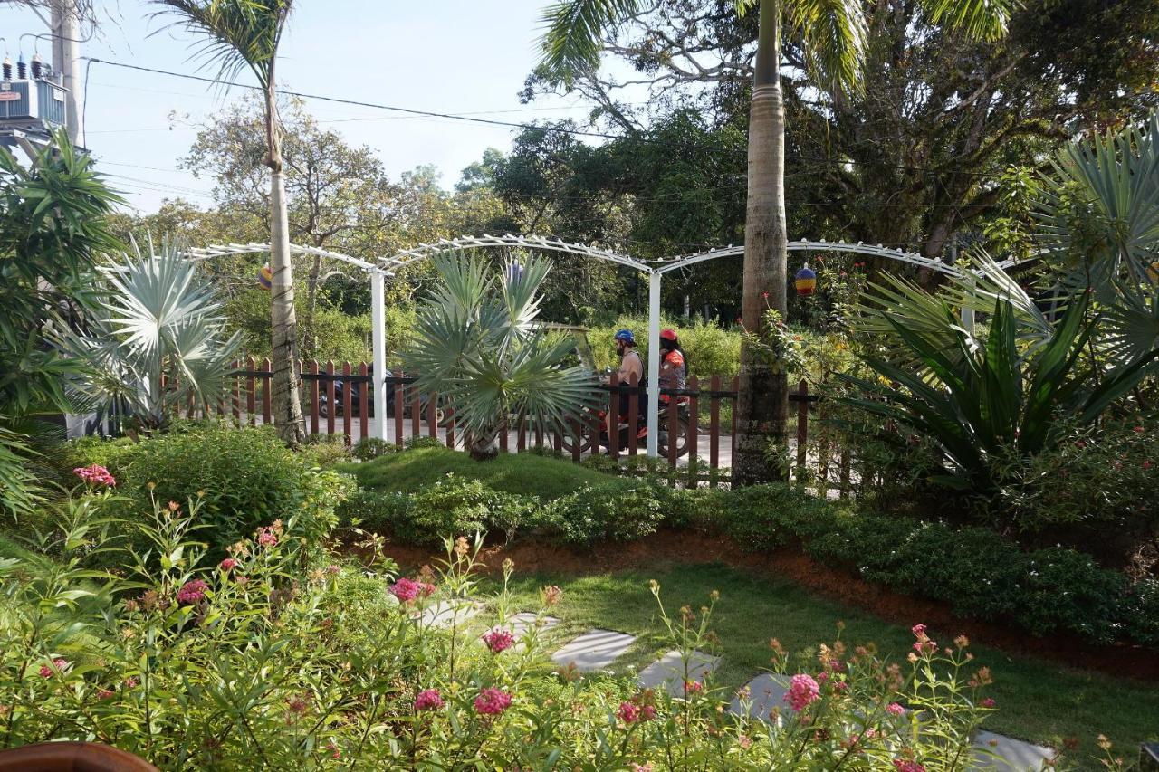 Phu Quoc Hotel Exterior photo
